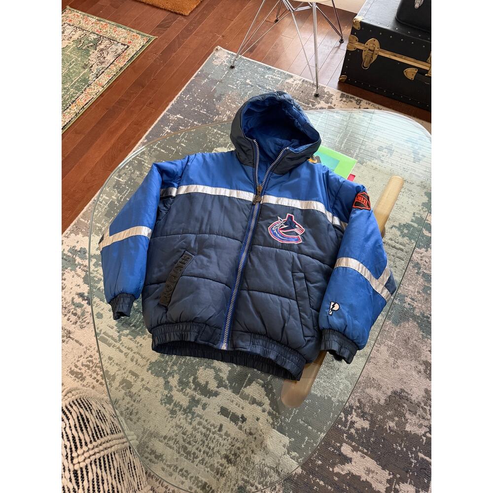 Pro Player 1990's Vancouver Canucks Reversible Youth Puffer Jacket